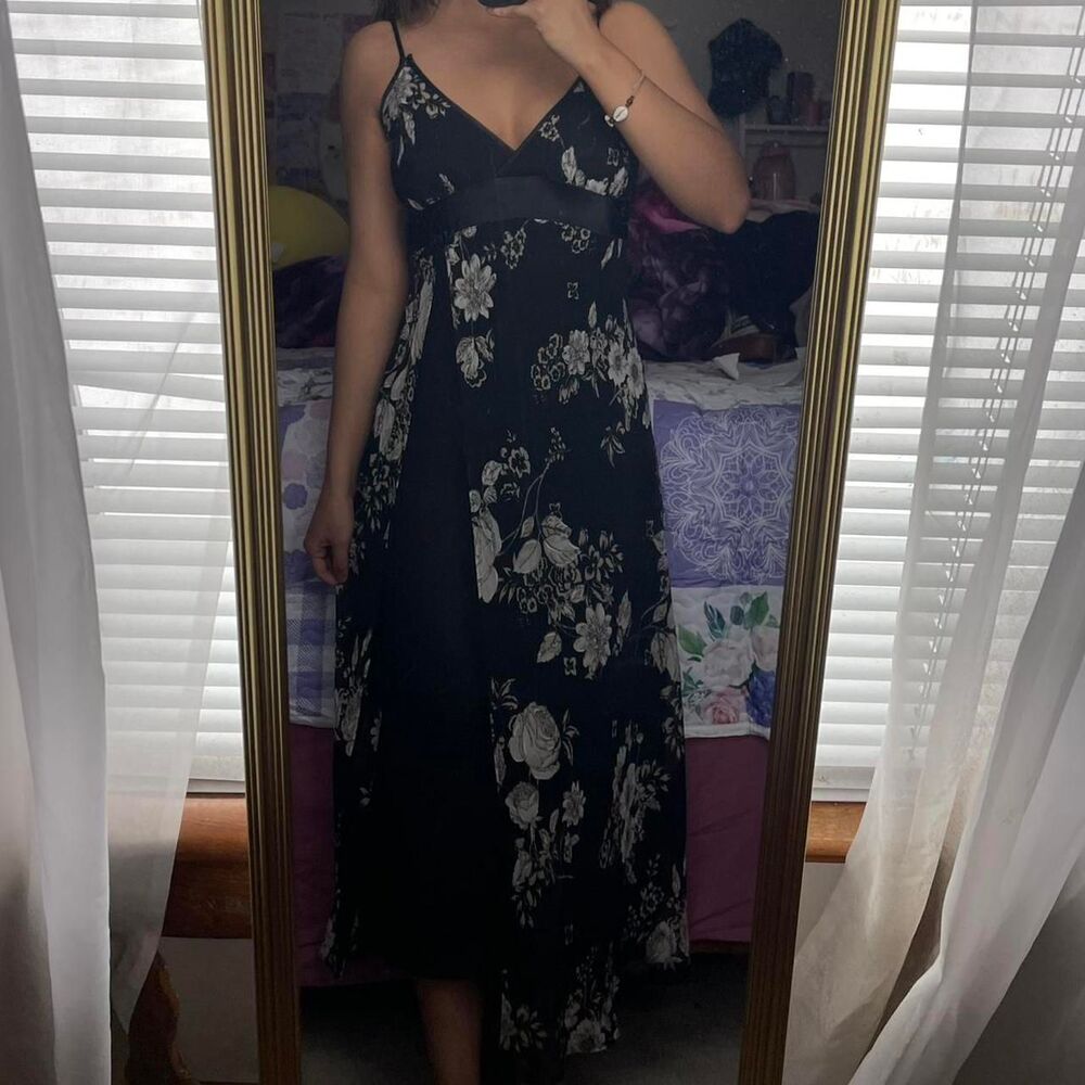 CALIFORNIA DYNASTY VINTAGE FLORAL LINGERIE GOWN